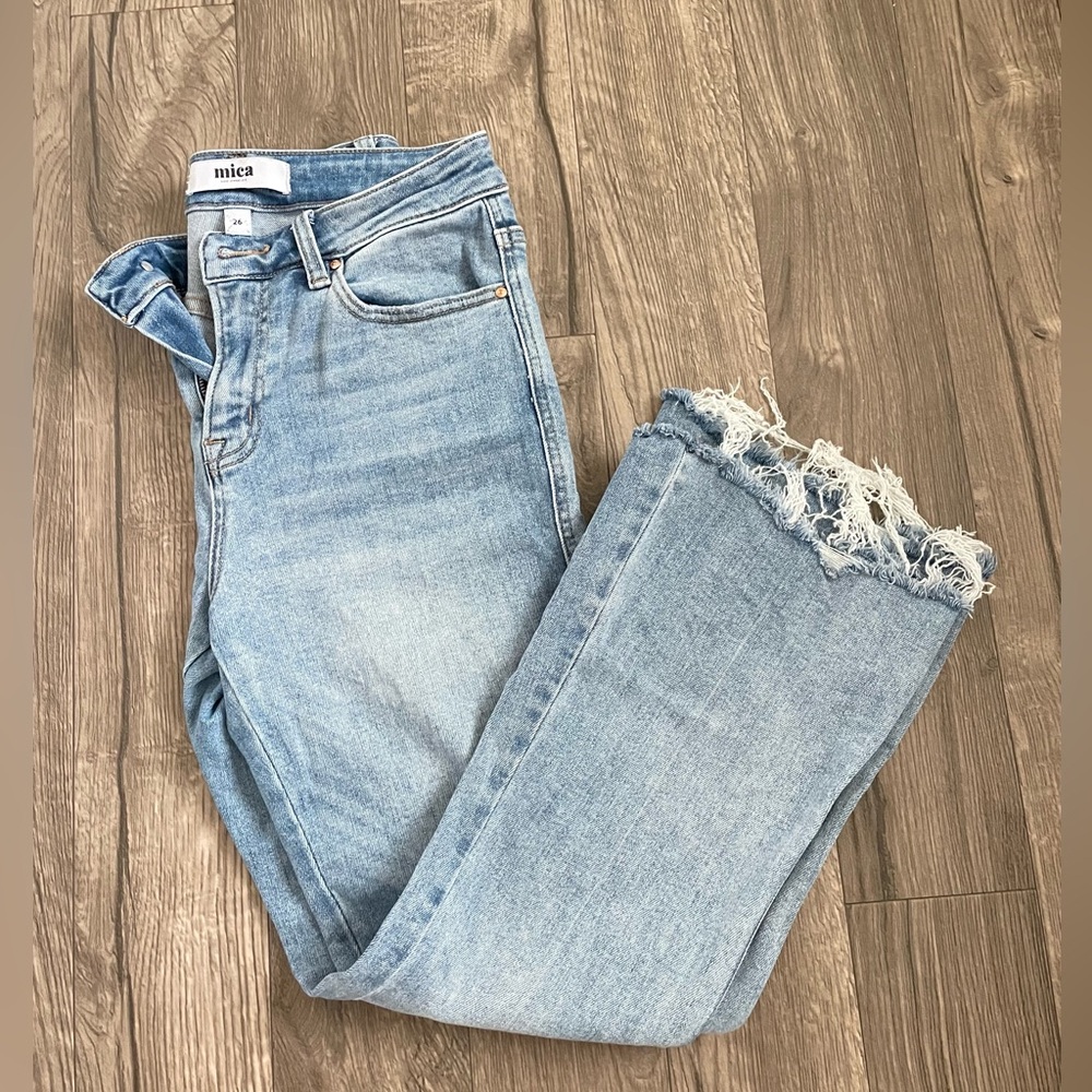 Mica Denim Kick Flair Crop